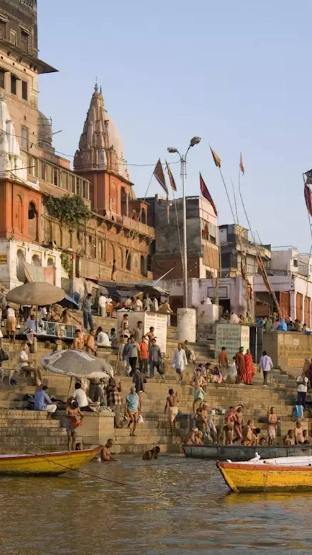 हिंदू मान्यताओं के अनुसार, भगवान शिव ने इस शहर को बसाया था