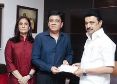 32 वर्षांची 'ही' ग्लॅमरस गर्ल आलिया-जान्हवीवर पडतेय भारी, वडील देशातील सर्वात श्रीमंत फिल्ममेकर, त्यांना म्हणतात भारताचे बिल गेट्स