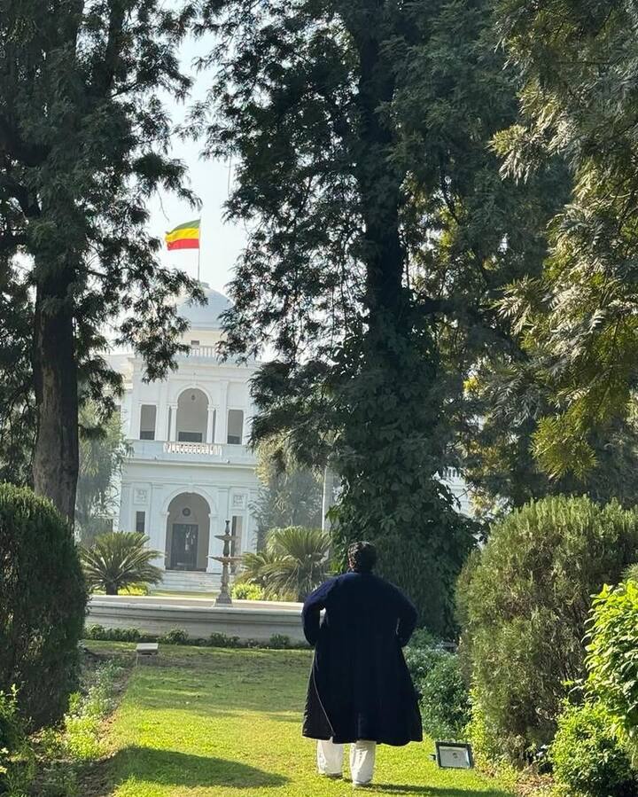 Designed by British architect Robert Tor Russell and Australian architect Carl Moltiz Von Hentz, the construction of Pataudi Palace began in 1900 and was completed in 1935.