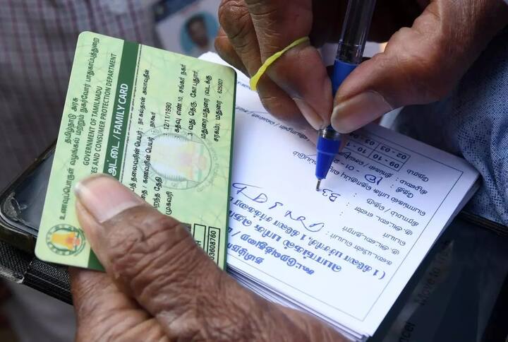 Ration Card Rules: જો તમારું નામ કોઇ  કારણોસર રેશન કાર્ડમાંથી કાઢી નાખવામાં આવ્યું છે. તો શું તમે તમારું નામ ફરીથી રેશન કાર્ડમાં ઉમેરી શકશો? ચાલો જાણીએ.