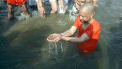 यूपी मंत्रिमंडल ने गंगा में लगाई आस्था की डुबकी, सीएम योगी बोले- जय माँ गंगे! देखें तस्वीरें