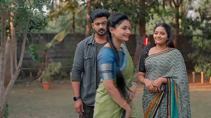 ఎవరో అదృశ్య శక్తిని కలవాలన్నావ్ కదా వెళ్లు వదినా అని నందిని పంపిస్తుంది. ఆవెనుకే క్రిష్ ఫాలో అవడం చూసి నందిని నవ్వుకుంటుంది. ఎక్కడిపోతున్నా తీసుకుపోతావా అని అడిగి అడిగి వచ్చేది..ఇప్పుడు నన్ను పట్టించుకోవడమే లేదని రగిలిపోతుంటాడు. చేసింది నేను అయితే వాడెవడో ట్రాప్ చేస్తున్నాడని తిట్టుకుంటాడు