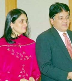 32 वर्षांची 'ही' ग्लॅमरस गर्ल आलिया-जान्हवीवर पडतेय भारी, वडील देशातील सर्वात श्रीमंत फिल्ममेकर, त्यांना म्हणतात भारताचे बिल गेट्स