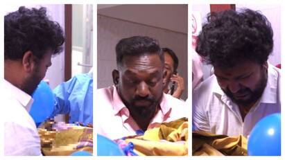 Robo Shankar Family Welcome Indraja New Born Baby viral video டாக்டரின் காலில் விழுந்து அழுத கார்த்திக் குழந்தையை கையில் ஏந்தி ஆனந்த கண்ணீர் வடித்த ரோபோ ஷங்கர் குடும்பம்!
