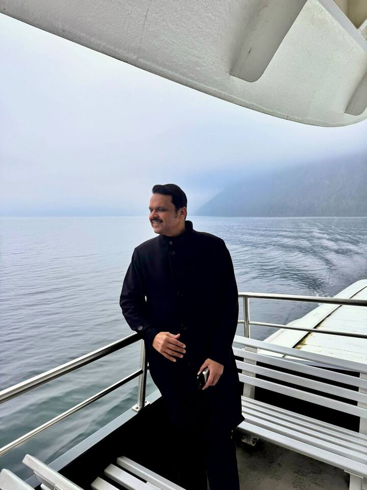 मुख्यमंत्री देवेंद्र फडणवीस यांनी आज सोशल मीडियावर सकाळच्या वातावरणाचे फोटो शेअर केले.