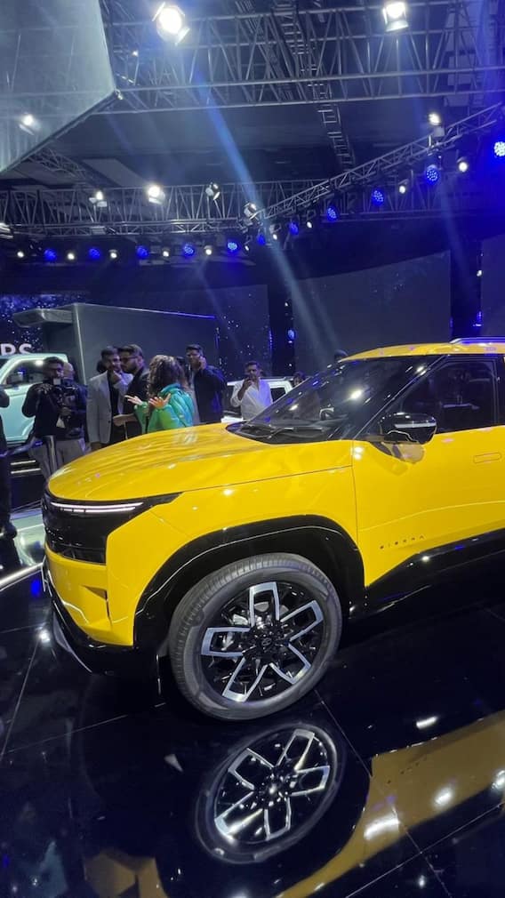 Tata Sierra at Bharat Mobility Global Auto Expo 2025: A Closer Look