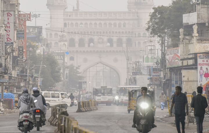 4. Hyderabad: Despite efforts to improve public transport, the 'City of Pearls' remains high on the congestion index due to its booming IT industries. This city reports an average travel time of 31 minutes and 30 seconds per 10 kilometers ranking 18 globally and 274 in the congestion world rank. (Image Source: PTI)