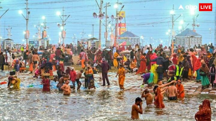 माघ मास की अष्टमी तिथि के दिन पवित्र नदियों में स्नान करना अत्यंत पुण्यकारी माना जाता है. इस दिन विशेष रूप से तर्पण, ध्यान और साधना का महत्व है. जिन लोगों ने पितरों के नाम से जल, तिल, अक्षत और फल-फूल अर्पित किए उनके पितरों की सद्गति होती है और स्वयं को मोक्ष प्राप्ति होती है.