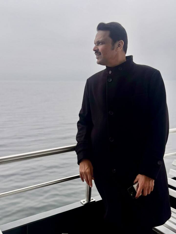 दावोसला झालेल्या वर्ल्ड इकॉनॉमिक फोरम 2025 बैठकांमधून महाराष्ट्र राज्यासाठी 6 लाख कोटी सहा लाख कोटींचे करार झाले.