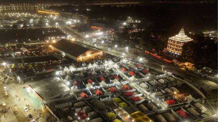 আপাতত প্রয়াগরাজে মহাকুম্ভ মেলার যে মেলা চত্বরে আগুন লেগেছে সেখান থেকে সাধারণ মানুষকে নিরাপত্তার কারণে অন্যত্র সরিয়ে নিয়ে যাওয়া হয়েছে। কেউ আহত হয়েছেন কিনা তা খতিয়ে দেখা হচ্ছে।