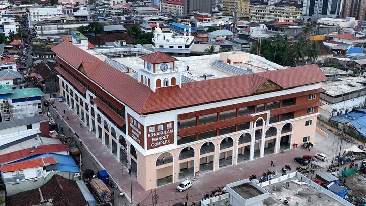 8. Ernakulam: This bustling city in Kerala faces heavy traffic due to its growing urban population and tourism. It has an average travel time of 28 minutes and 30 seconds per 10 kilometers, ranking 50th globally and 175th for congestion world rank. (Image Source: X/@pinarayivijayan)