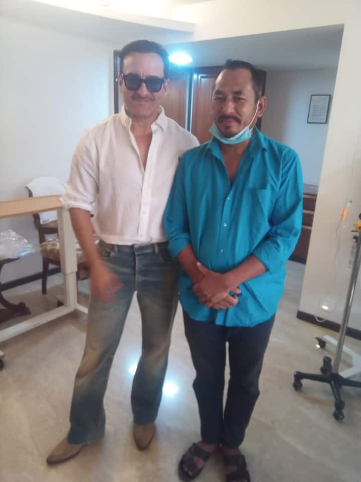 सैफ अली खानला डिस्चार्ज दिल्यानंतर सर्वात आधी तो संकटात धावून आलेल्या रिक्षाचालकाला भेटला.