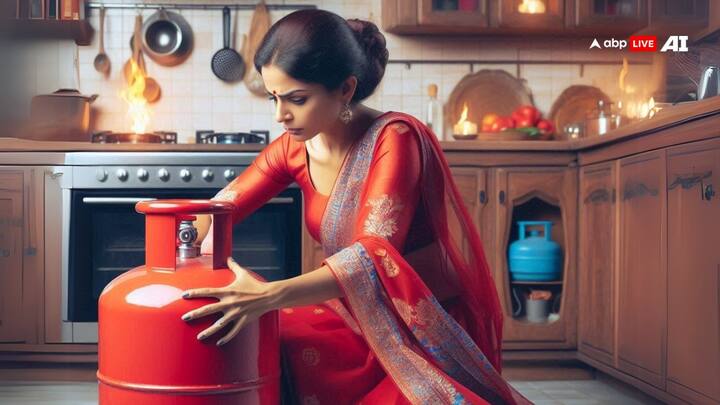 सर्दियों में अगर आपके घर में भी एलपीजी गैस जम जाती है तो हम आपको कुछ ऐसे टिप्स बताने जा रहे हैं जिन्हें अमल में लाने के बाद आपके सिलेंडर की गैस फिर कभी नहीं जमेगी.