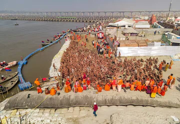 Mahakumbh 2025: જો તમે પ્રયાગરાજ મહા કુંભમાં સ્નાન કરવા જઈ રહ્યા છો, તો આ બાબતોનું ધ્યાન રાખો, આ પદ્ધતિથી સ્નાન કરવાથી તમે પુણ્ય અને સુખ પ્રાપ્ત કરી શકો છો, જાણો, કુંભમાં સ્નાન કરવાના કયા નિયમો છે.