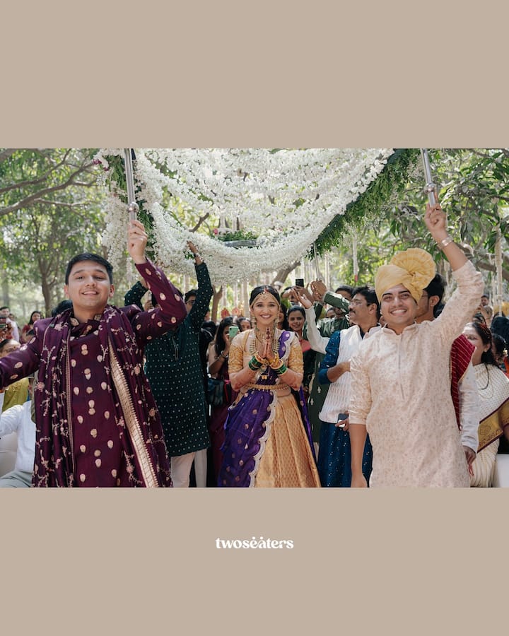 सध्या शिवानी आणि अंबरच्या लग्नाचे फोटो सोशल मीडियावर व्हायरल होत आहेत.