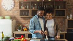 Zodiac Signs: ঘণ্টার পর ঘণ্টা আগুনের সামনে, প্রিয়জনের মন পেতে হাত পুড়িয়ে রান্না করেন এই রাশির জাতকরা