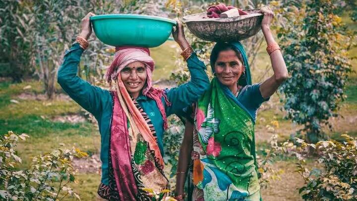 તમે તમારો આધાર નંબર અને મોબાઈલ નંબર નાખીને તમારું સ્ટેટસ ચેક કરી શકો છો. ધ્યાનમાં રાખો કે તમારા ખાતાનું ઇ-કેવાયસી પૂર્ણ થઈ ગયું છે. આના વિના તમારા ખાતામાં 2000 રૂપિયા નહીં આવે.