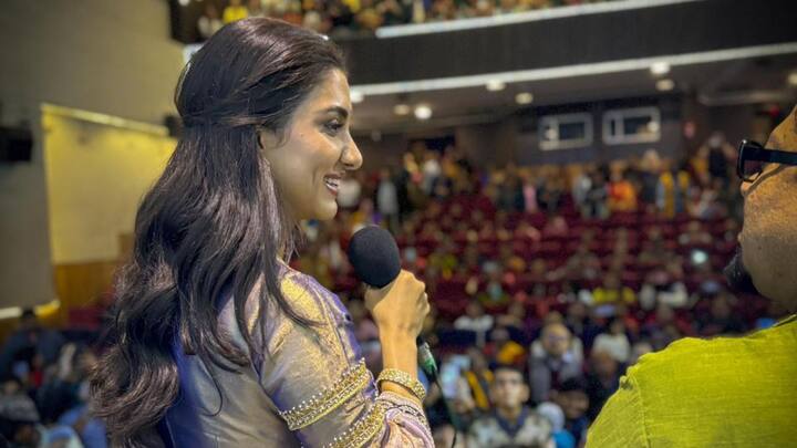 এই চরিত্রে অভিনয় করা নিয়ে প্রচুর কটাক্ষ সহ্য করতে হয়েছে 'বিনোদিনী' রুক্মিণীকে। তবে তাঁর কাছে সবচেয়ে বড় চ্যালেঞ্জ ছিল, কোনওরকম কটাক্ষে কান না দিয়ে নাচ ও অভিনয় অনুশীলন করে যাওয়া। সেটাই করে গিয়েছিলেন রুক্মিণী। সেই পরিশ্রমের ফল আজ দর্শকদের দরবারে।