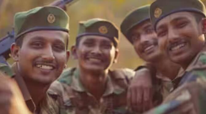 ਇਸ ਫੋਨ ਵਿੱਚ ਫੌਜ ਦੇ ਅਧਿਕਾਰੀਆਂ ਦੇ ਸੰਪਰਕ ਨੰਬਰ ਪਹਿਲਾਂ ਹੀ ਸੇਵ ਹਨ, ਇਸ ਲਈ ਨੰਬਰਾਂ ਨੂੰ ਵੱਖਰੇ ਤੌਰ 'ਤੇ ਸੇਵ ਕਰਨ ਦੀ ਕੋਈ ਲੋੜ ਨਹੀਂ ਹੈ।