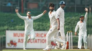 Who Is Umar Nazir Mir: रोहित शर्मा समेत मुंबई के बल्लेबाजों ने उमर नज़ीर मीर के सामने टेके घुटने; जानिए कैसा रहा है इस गेंदबाज का सफर