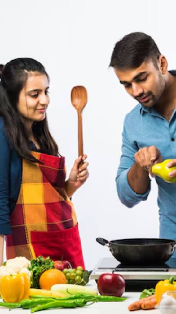 প্রিয়জনের মন পেতে হাত পুড়িয়ে রান্না করেন এই রাশির জাতকরা