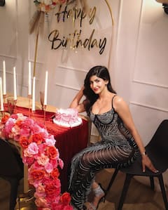 Sakshi Malik Photo: સાક્ષી મલિકના બર્થ ડે સેલિબ્રેશનની તસવીરો વાયરલ, ગ્લેમરસ લાગી અભિનેત્રી