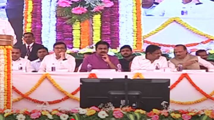 या कार्यक्रमावेळी अजित पवारांनी संस्थेकडून दिले जाणारे पुरस्कार दहा हजार रुपयांचे असतात त्यांची रक्कम वाढवली जावी अशी मागणी केली, ती मागणी शरद पवारांनी मान्य केली.