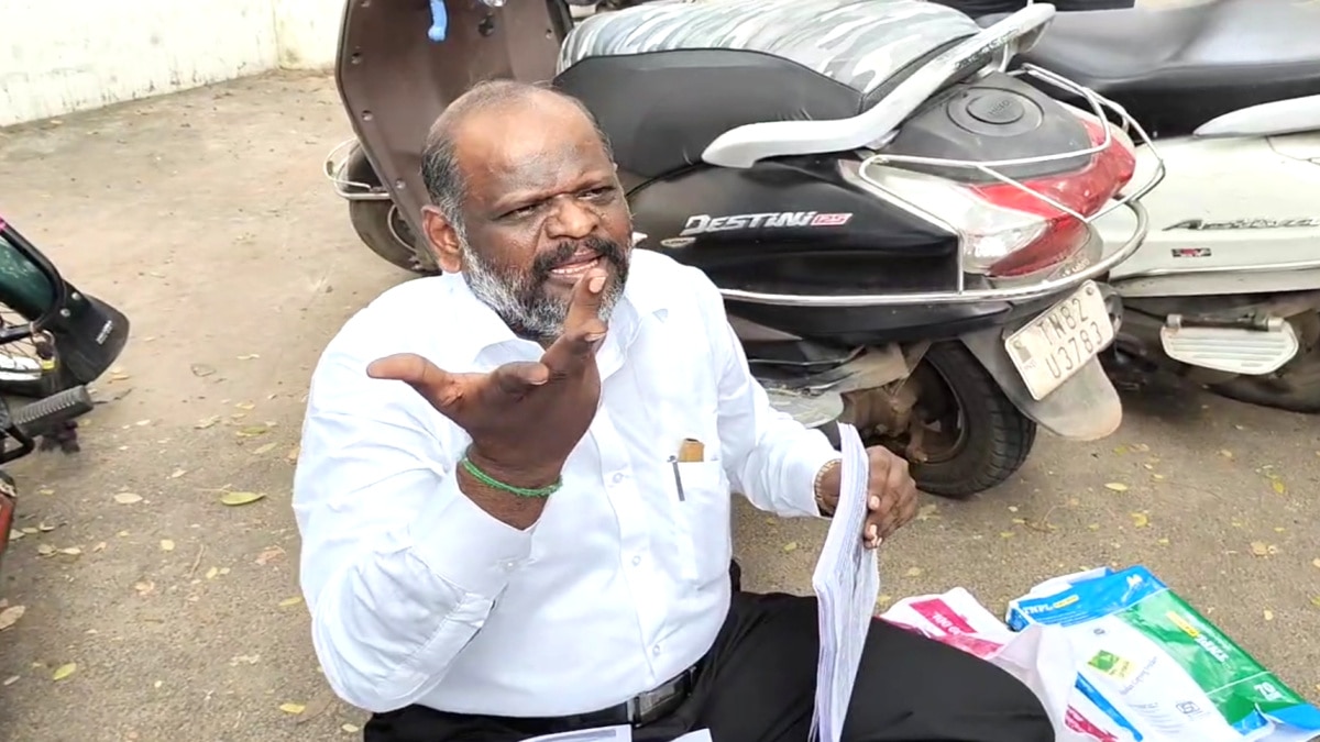 எஸ்.பி-க்கு எதிராக நீதிமன்ற வாயில் உண்ணாவிரத போராட்டத்தில் ஈடுபட்ட வழக்கறிஞர் - எங்கே? ஏன் தெரியுமா...?
