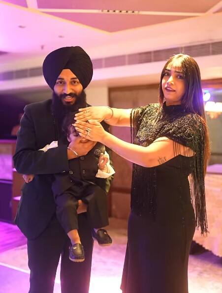 ਯੂਕੇ ਜਾਣ ਦੀ ਚਰਚਾ ਵਿਚਾਲੇ ਕੁੱਲ੍ਹੜ ਪੀਜ਼ਾ ਕਪਲ ਦੀਆਂ ਤਸਵੀਰਾਂ ਵਾਇਰਲ, ਲੋਕਾਂ 'ਤੇ ਕੱਸਿਆ ਤੰਜ...