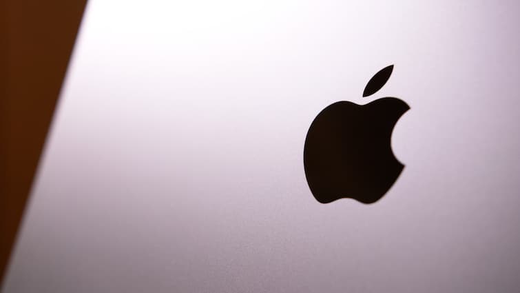 central govt issues notice to Apple over iPhone performance issues Apple के खिलाफ सरकार की सख्ती, सॉफ्टवेयर अपडेट के बाद आ रही थी दिक्कत, भेज दिया नोटिस