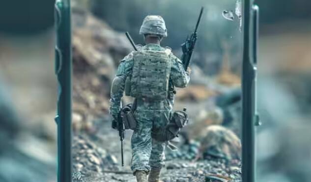 SAMBHAV ਸਮਾਰਟਫੋਨ ਵਿੱਚ ਇੱਕ ਵਿਸ਼ੇਸ਼ ਐਪ M-Sigma ਦਿੱਤੀ ਗਈ ਹੈ, ਜੋ ਕਿ WhatsApp ਵਰਗੀ ਹੈ। ਇਸ ਰਾਹੀਂ ਫੌਜ ਨੂੰ ਸੁਨੇਹੇ ਭੇਜਣ, ਵੀਡੀਓ ਕਾਲ ਕਰਨ ਅਤੇ ਦਸਤਾਵੇਜ਼ ਸੁਰੱਖਿਅਤ ਢੰਗ ਨਾਲ ਸਾਂਝੇ ਕਰਨ ਦੀ ਸਹੂਲਤ ਮਿਲ ਸਕਦੀ ਹੈ।