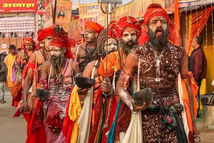 પ્રયાગરાજને ખૂબ જ પવિત્ર સ્થળ માનવામાં આવે છે. પ્રયાગરાજમાં ત્રણ પવિત્ર નદીઓનો સંગમ છે. પ્રયાગરાજમાં કુંભ મેળાનું આયોજન થાય છે, તે એક પવિત્ર સ્થળ છે. પ્રયાગરાજને તીર્થરાજ પણ કહેવામાં આવે છે. તીર્થરાજનો અર્થ તીર્થસ્થાનો રાજા થાય છે. પ્રયાગરાજને બધા તીર્થસ્થાનોમાં શ્રેષ્ઠ તીર્થસ્થાન તરીકે વર્ણવવામાં આવ્યું છે. પ્રયાગરાજનું વર્ણન બ્રહ્મપુરાણમાં પણ કરવામાં આવ્યું છે.