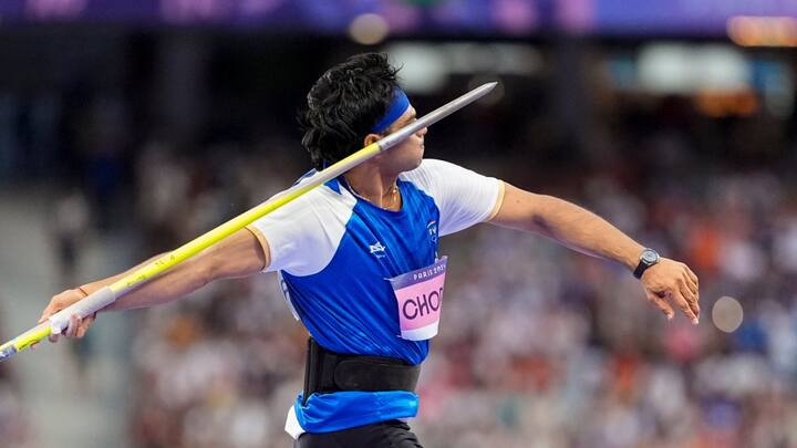 इसके साथ ही जिस होटल में शादी हुई थी वहां के सीसीटीवी कैमरे पर टेप चिपका दिया गया. होटल स्टाफ का फोन भी जब्त कर लिया गया.