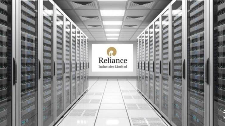 mukesh ambanis Reliance plans to build world largest AI data center in jamnagar AI के क्षेत्र में बड़े धमाके की तैयारी में Reliance, यहां बनाएगी दुनिया का सबसे बड़ा AI डेटा सेंटर, यह है प्लानिंग