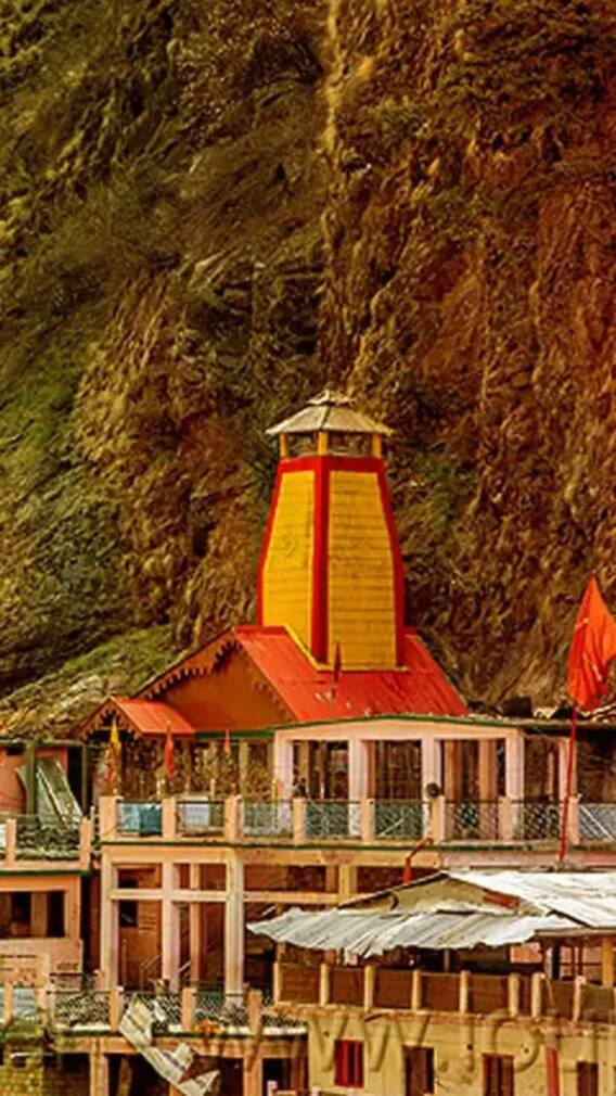 उत्तराखंड के यमनोत्री मंदिर का निर्माण किस राजा ने कब करवाया था?