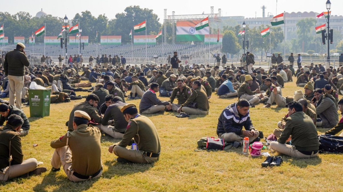 Republic Day 2025: 15K Cops, 70 Para Units, AI Cameras, 6-Layer Security To Fortify Delhi For Jan 26 Celebration