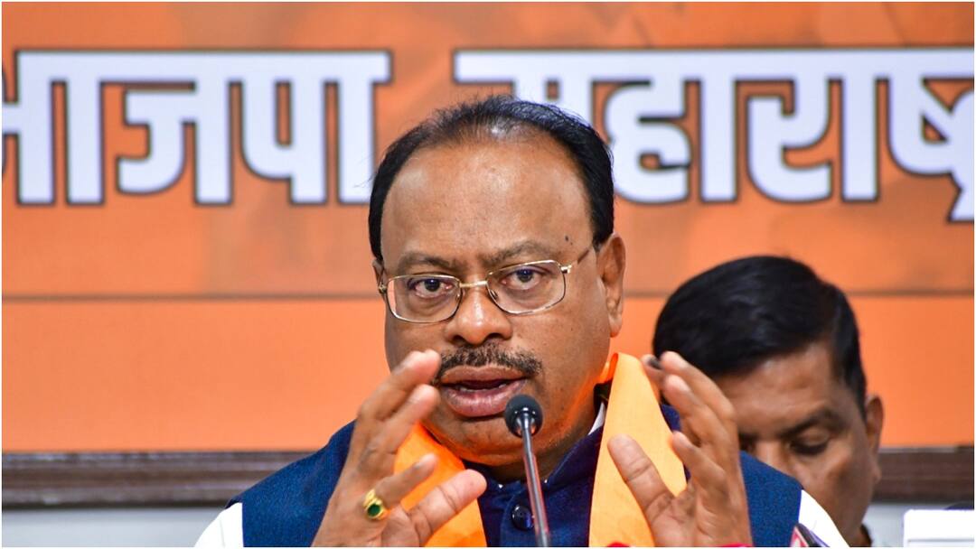 'उद्धव ठाकरे ने गद्दारी की', चंद्रशेखर बावनकुले का बड़ा बयान, शिवसेना-यूबीटी प्रमुख को बताया 'बिना दिमाग वाला नेता' chandrashekhar bawankule says Uddhav Thackeray betrayed did not learn even after his mlas left him Maharashtra 'उद्धव ठाकरे ने गद्दारी की', चंद्रशेखर बावनकुले का बड़ा बयान, शिवसेना-यूबीटी प्रमुख को बताया 'बिना दिमाग वाला नेता'