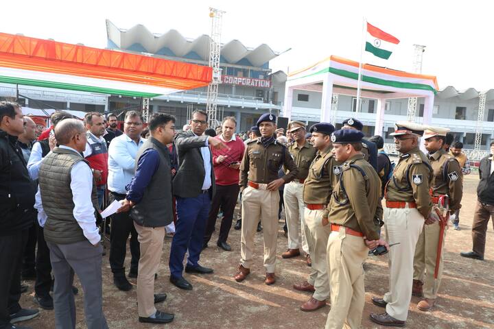 सभी जिलों में गणतंत्र दिवस पर आकर्षक परेड के साथ-साथ सांस्कृतिक कार्यक्रम भी आयोजित किए जाएंगे. मुख्यमंत्री डॉ मोहन यादव गणतंत्र दिवस पर तिरंगा इंदौर में फहराएंगे.