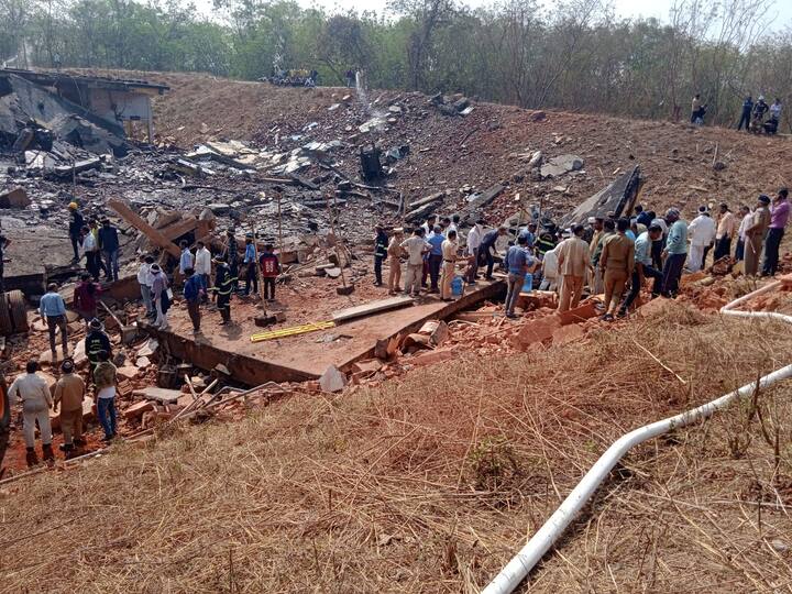 भंडाऱ्यातील जवाहरनगरच्या आयुध निर्माण करणाऱ्या कारखान्यामध्ये भीषण स्फोट झाल्याची घटना आज (24 जानेवारीला) घडली आहे.