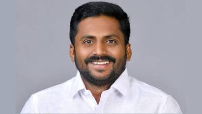 Dmk Rajiv Gandhi says It was I who gave the photo to Seeman tnn சீமானிடம் போட்டோ கொடுத்ததே நான்தான் - ராஜீவ்காந்தி
