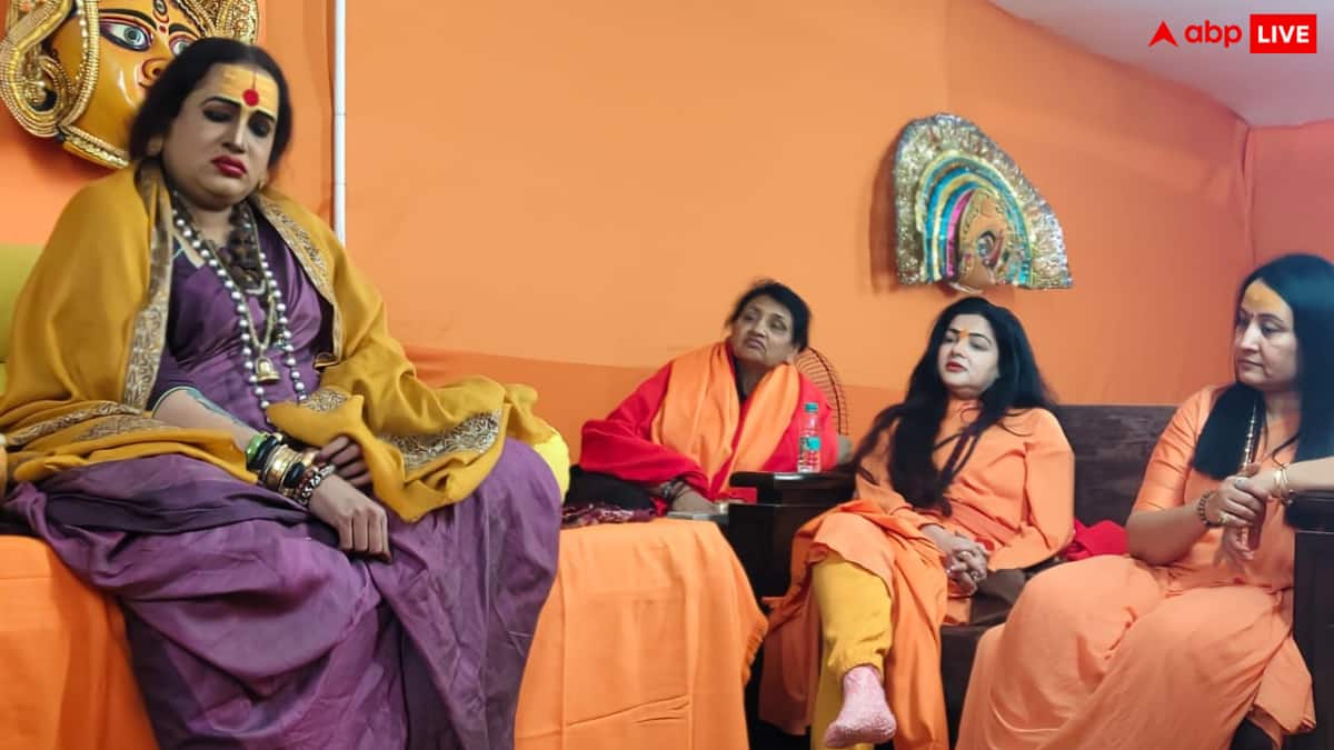 बॉलीवुड एक्ट्रेस ममता कुलकर्णी बनीं संन्यासी, महाकुंभ में ली दीक्षा, नंद गिरि होगा नया नाम