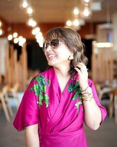 Hina Khan :अभिनेत्री हिना खानचा हॉट लूक; पिंक ड्रेसमध्ये दिसतेय बार्बी डॉल!