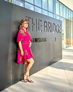 Hina Khan :अभिनेत्री हिना खानचा हॉट लूक; पिंक ड्रेसमध्ये दिसतेय बार्बी डॉल!