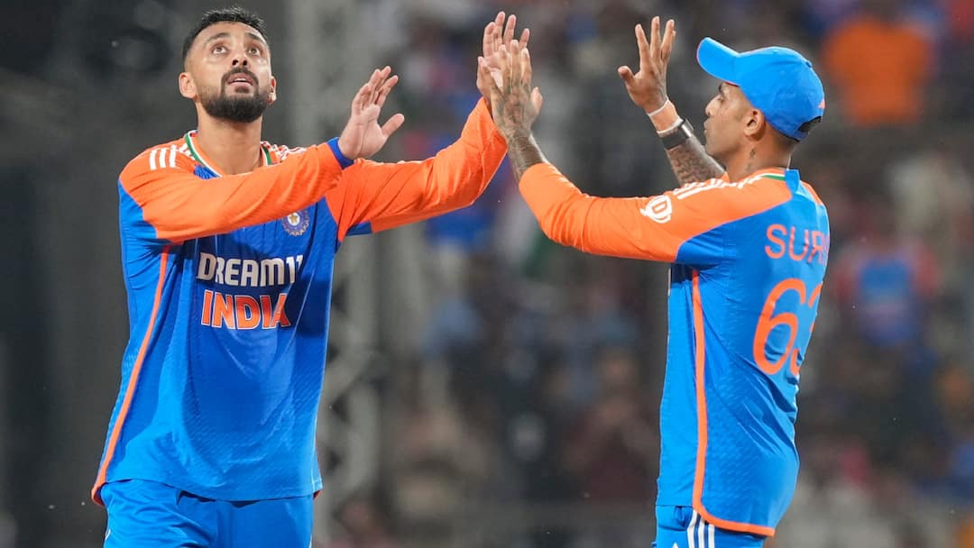 Watch: इंग्लैंड के खिलाफ दूसरे टी20 के लिए चेन्नई पहुंची टीम इंडिया, वरुण चक्रवर्ती के लिए खास होगा मैच Indian Team reached Chennai for IND vs ENG 2nd T20I Varun Chakravarthy tells why this match important for him Watch Watch: इंग्लैंड के खिलाफ दूसरे टी20 के लिए चेन्नई पहुंची टीम इंडिया, वरुण चक्रवर्ती के लिए खास होगा मैच