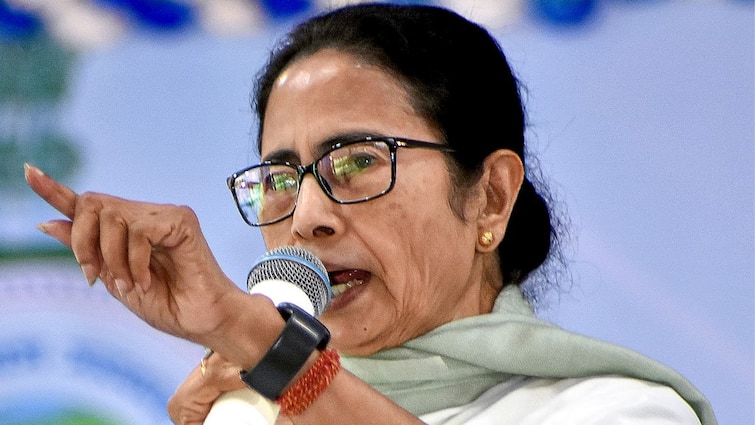 RG Kar Case Victim's Parents Slam CM Mamata Banerjee: 'Can't Disown Kolkata Police's Failure'