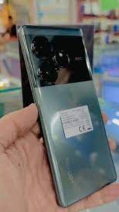 Motorola, Realme और Oppo के इन दमदार फोन्स पर मिल रहा है 5500 रुपये तक का डिस्काउंट! जानें डिटेल्स