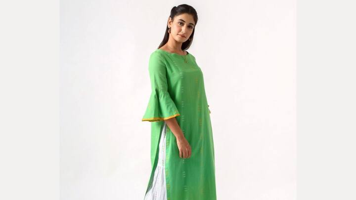 Green Kurta With White Plazzo: Glorify your look in a fresh green kurta complemented by white palazzos. The outfit reflects a beautiful Indian flag representation. (Image Source: Pinterest/ houseoftomarofficial)