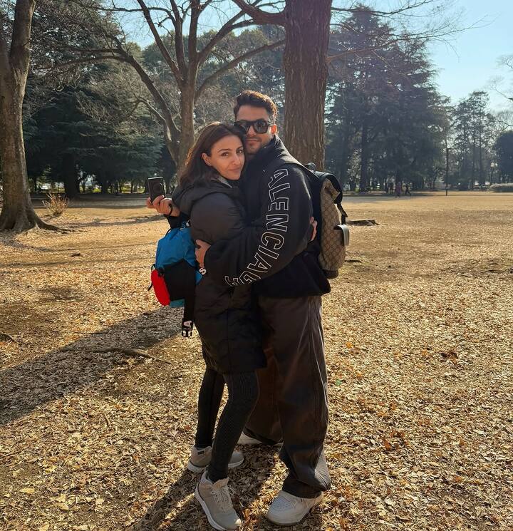 Kunal has worked in films like ‘Kalyug,’ ‘Golmaal 3,’ ‘Traffic Signal,’ and ‘Lootcase.’ He made his directorial debut with ‘Madgaon Express.’