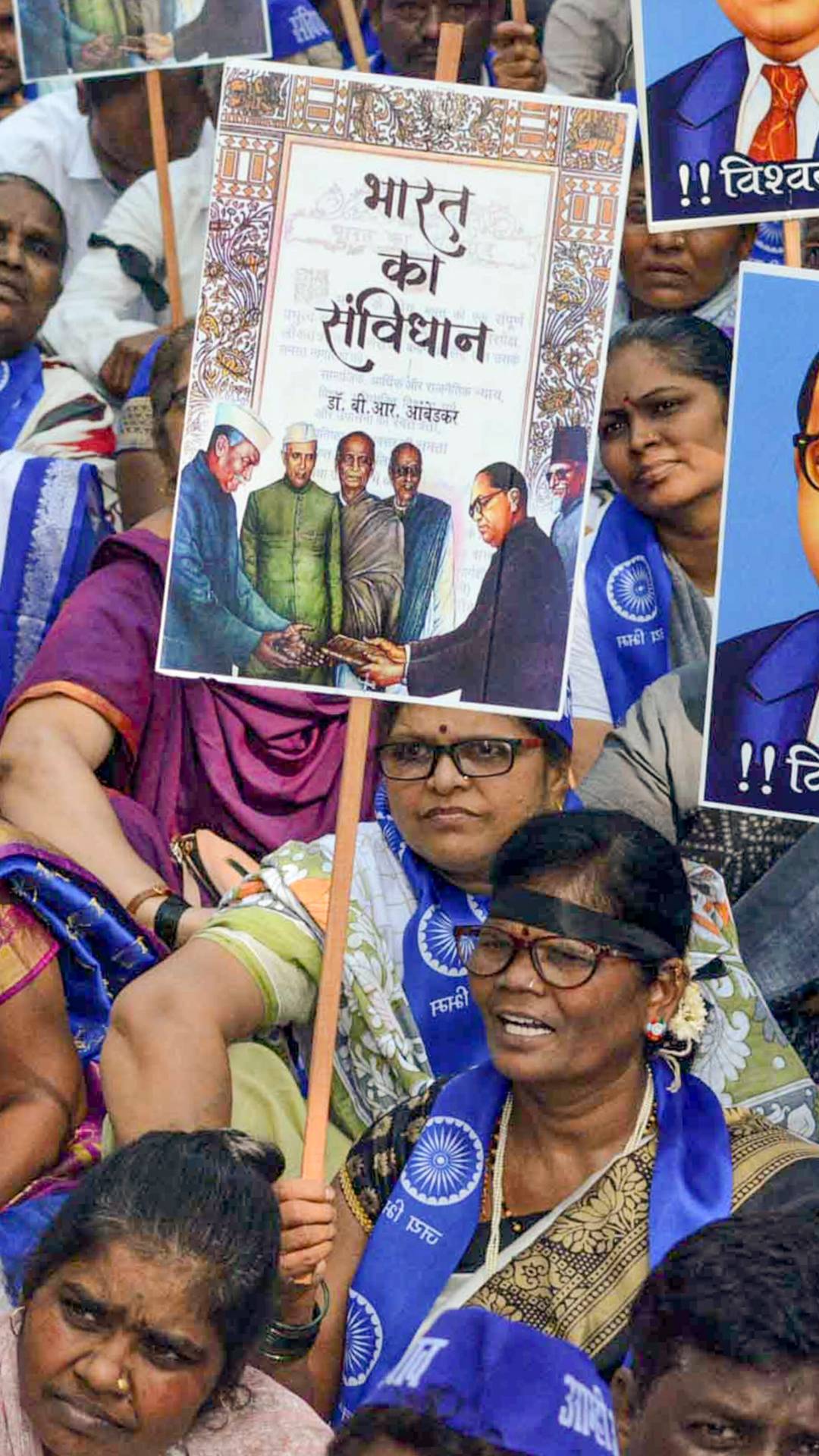 डॉ. भीम राव अंबेडकर को भारतीय संविधान का जनक माना जाता है,वह ड्राफ्टिंग सभा के अध्यक्ष भी थे