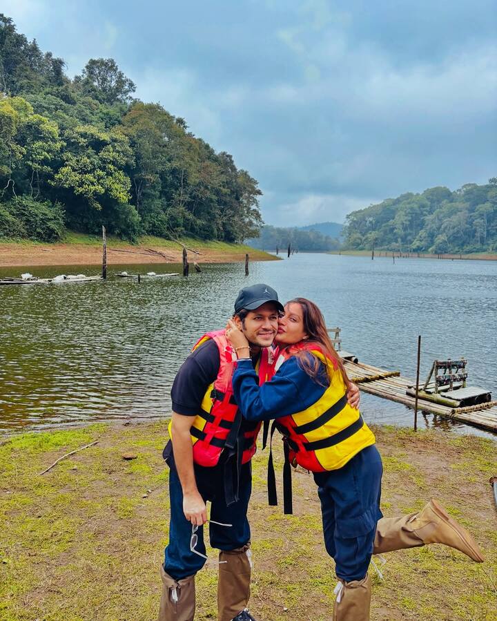 For the caption, the actress wrote, “Continuation to the Last Post And then it was time for some Adventure in Periyar Thekkady Heres all we did Breathing all the Fresh air and stocking it up before the Pollution Hits The Awkward Couple Pose for the Cam followed by the best silent 60 mins of Bamboo Rafting in the Cold Periyar Lake.”